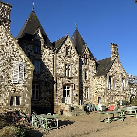 Chateau Du Bourg Saint-Denis-de-Gastines Екстериор снимка