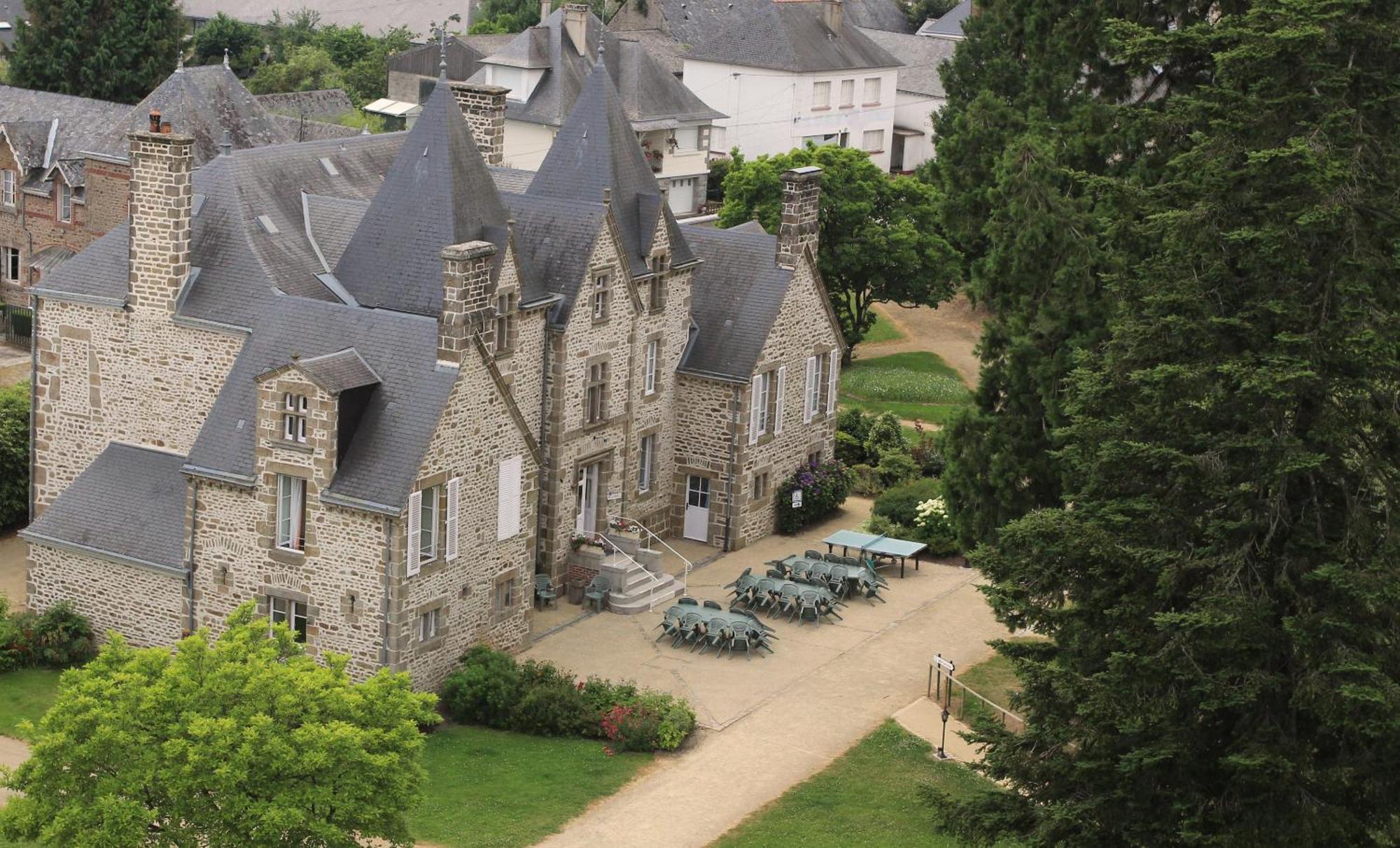 Chateau Du Bourg Saint-Denis-de-Gastines Екстериор снимка