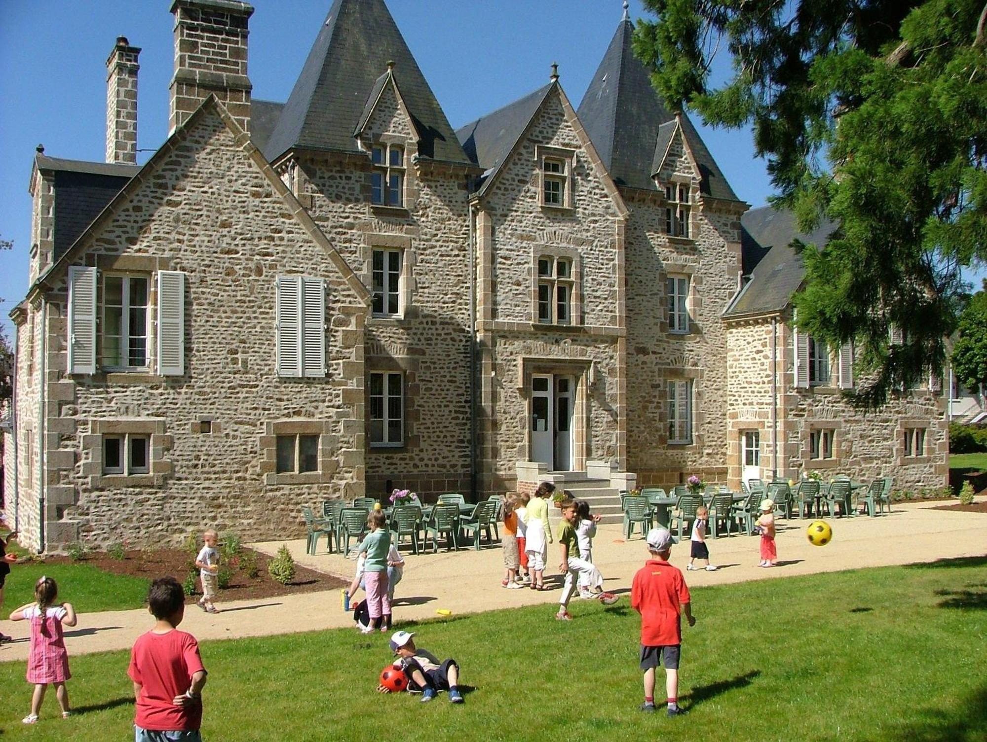 Chateau Du Bourg Saint-Denis-de-Gastines Екстериор снимка