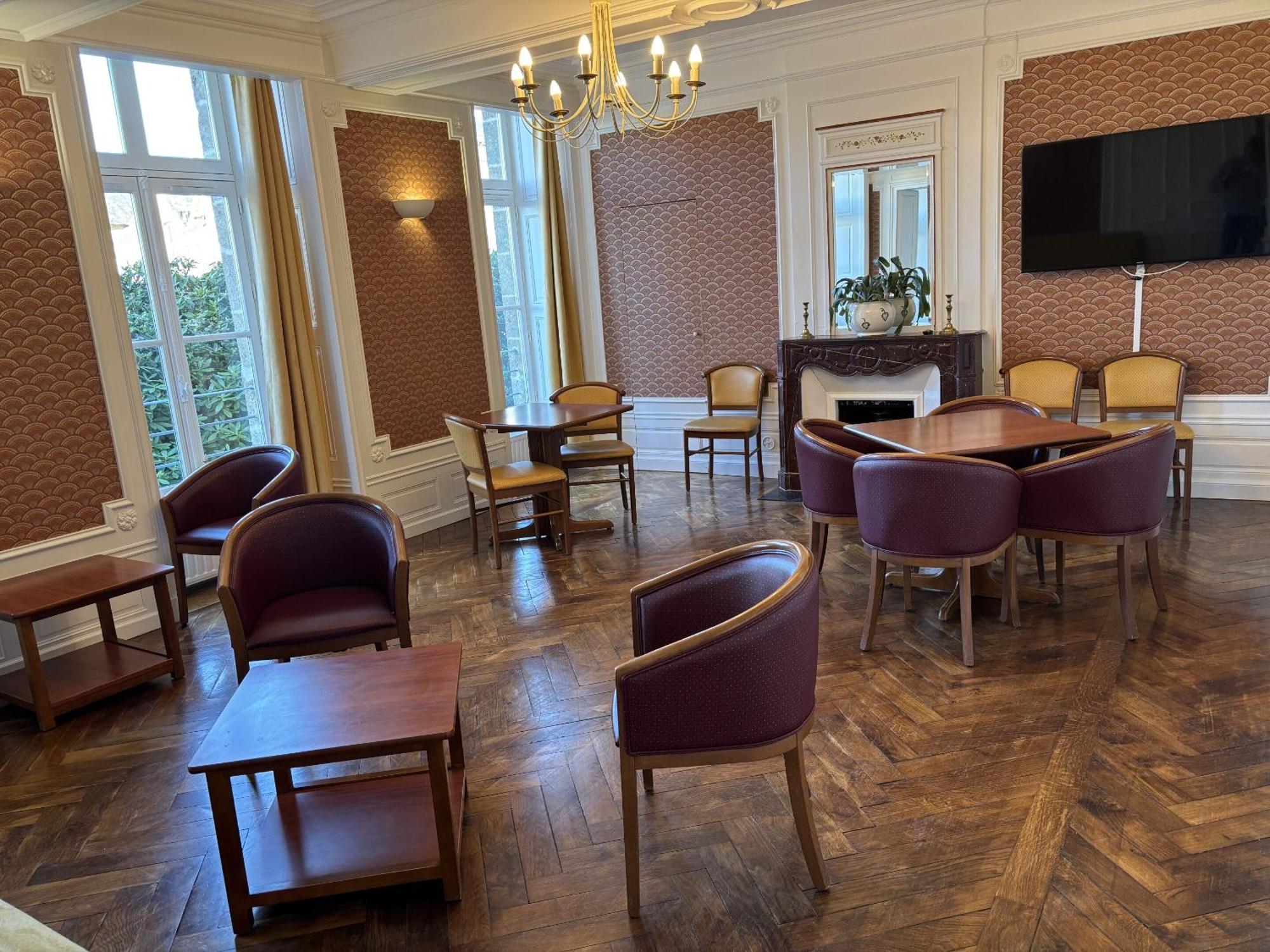 Chateau Du Bourg Saint-Denis-de-Gastines Екстериор снимка